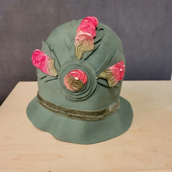 Stunning early 1900's cloche hat - Picture 2 of 8